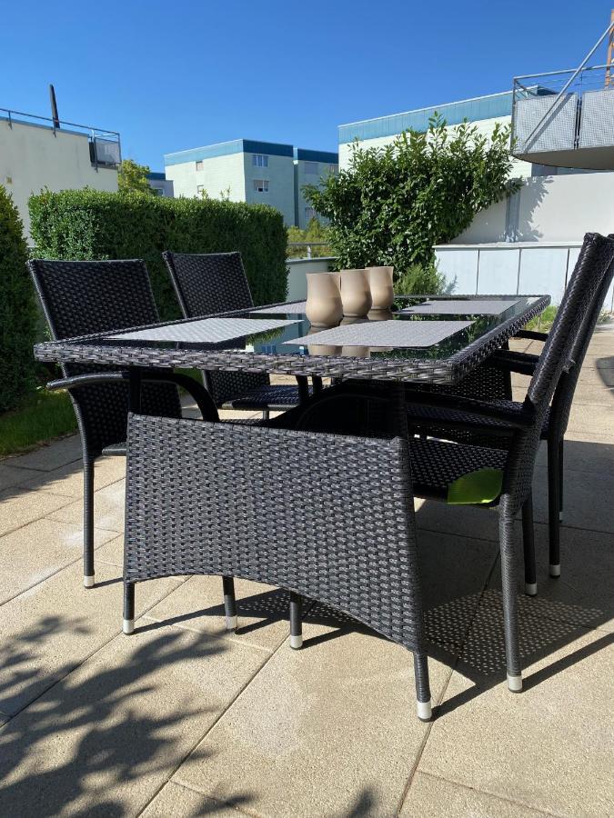 3 Zimmer Apartment In S-Bahn Naehe, 76 Qm, Max 5 Pers, 30Qm Dachterasse, Garage, Internet 1000 Mbit Gaertringen Exterior photo